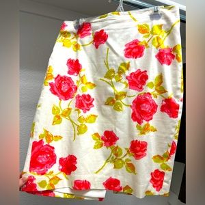 Ann Taylor like new beautiful floral skirt. Pet and smoke free house.  Dry clean